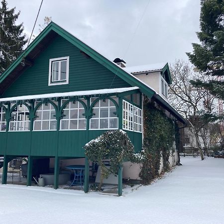 Haus in Anif bei Salzburg mit Sauna und Garten mit Badeteich Exterior foto